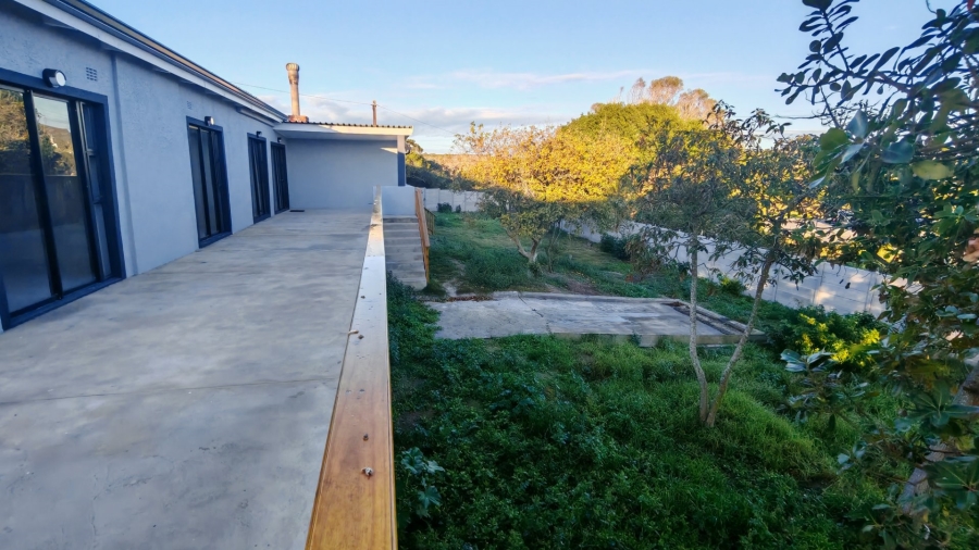 5 Bedroom Property for Sale in Fraaiuitsig Western Cape